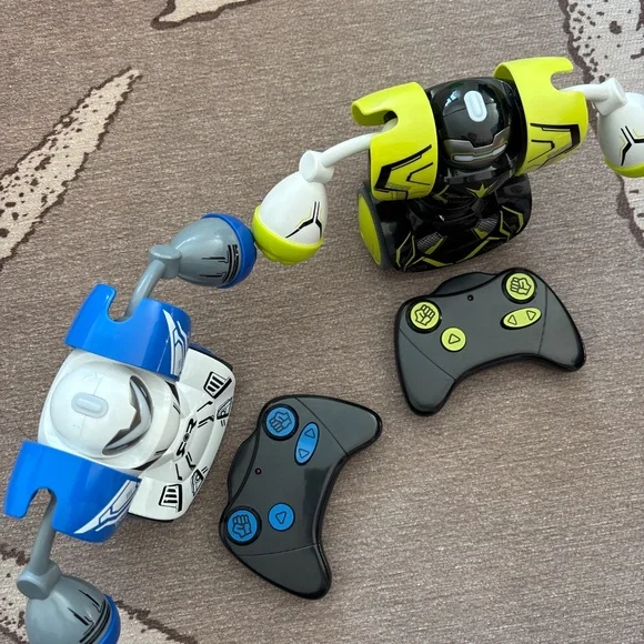 Robots - Picture 2 of 3